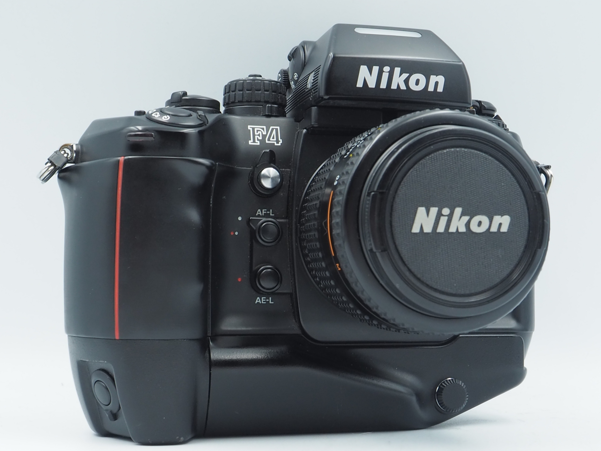 Nikon F4 一眼レフカメラ AF Nikkor 35-70mm つき Nikon F4 一眼レフカメラ AF Nikkor 35-70mm つき